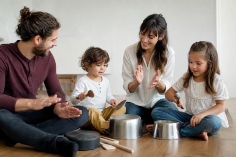 Activités musicales à partager : faire de la musique en famille avec peu de matériel