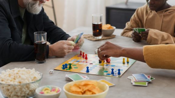 Organiser une soirée jeux de société réussie avec vos proches