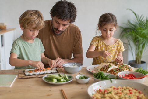 Initiation à la cuisine du monde : voyager depuis sa cuisine avec les enfants