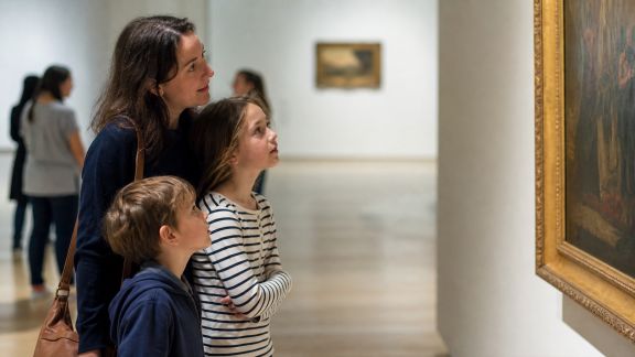 Comprendre les dispositifs d’aides pour l’accès à la culture en famille