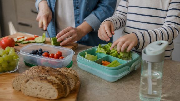 Astuces pour préparer des lunchs maison variés avec l’aide des enfants