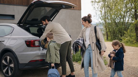 Voyager en voiture électrique en famille : organisation et retours d’expériences